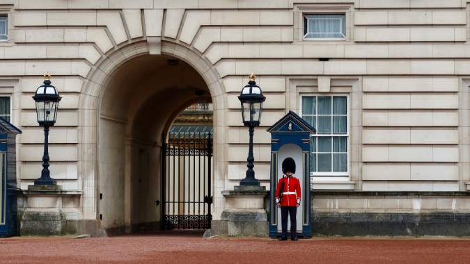 Buckingham Palace guard, London, England - image by Photo by Theo on Unsplash https://unsplash.com/photos/a-buckingham-palace-guard-stands-in-front-of-the-building-ZjSyUA5z3Fg