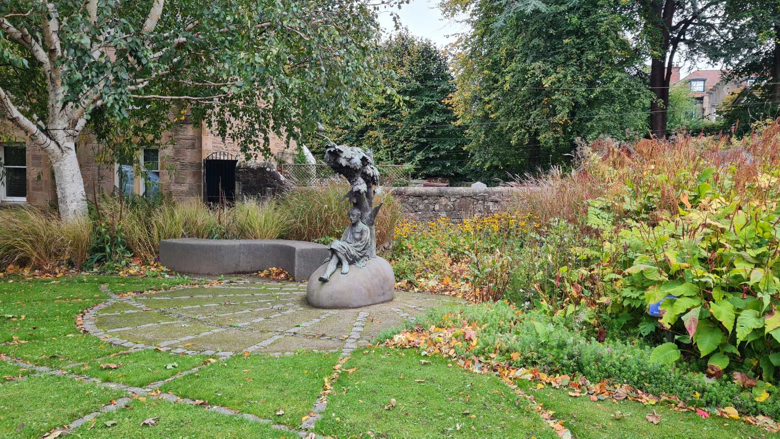 Near the West Port Hotel, Linlithgow, Scotland