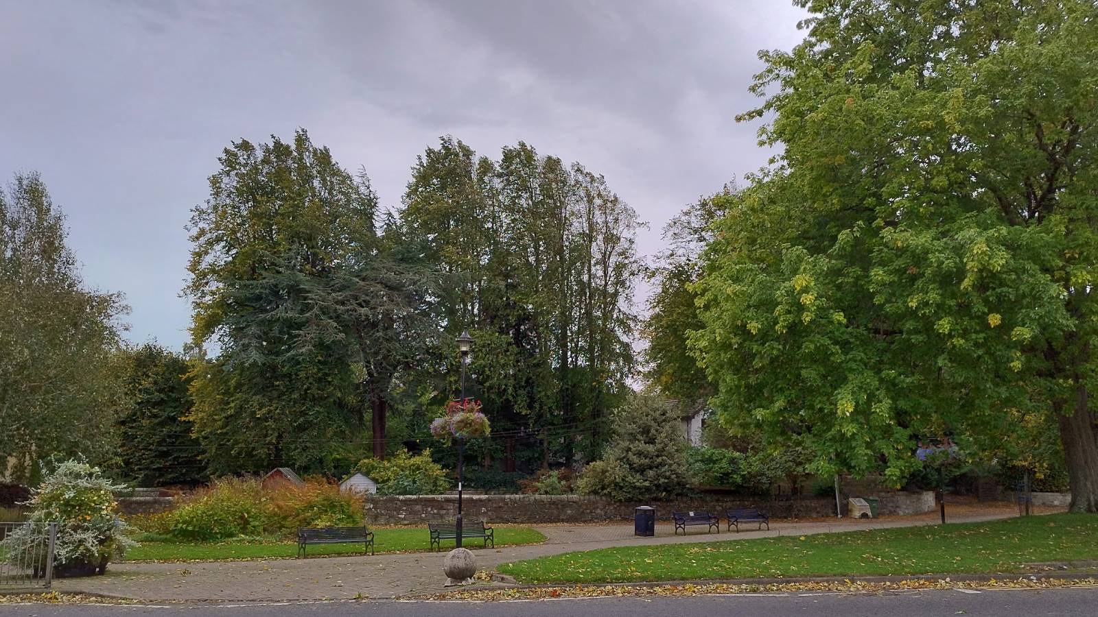 Near the West Port Hotel, Linlithgow, Scotland