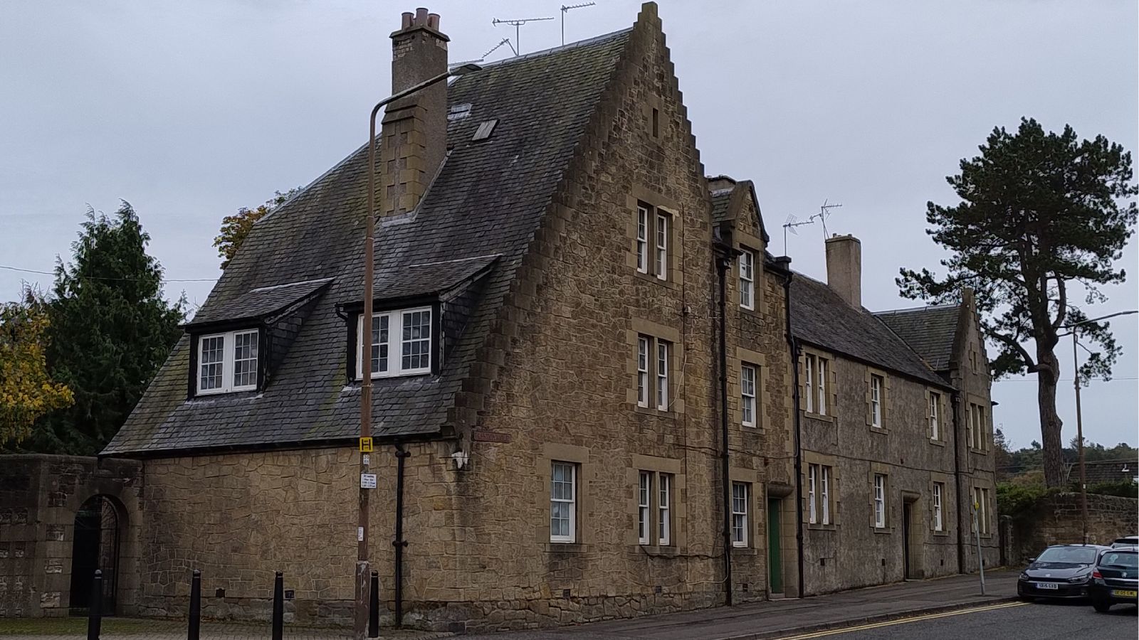 Near the West Port Hotel, Linlithgow, Scotland