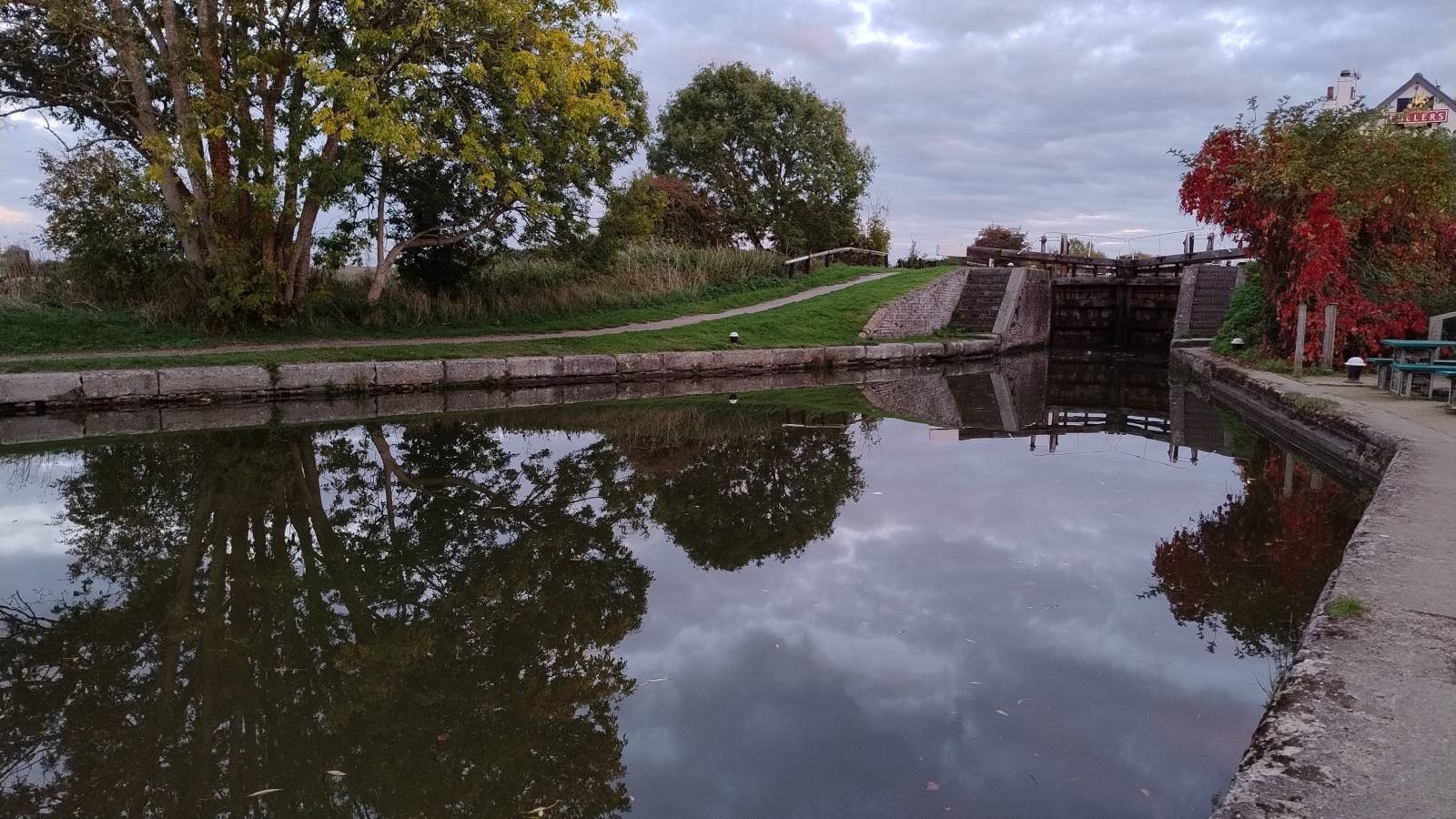The Grove Lock, England