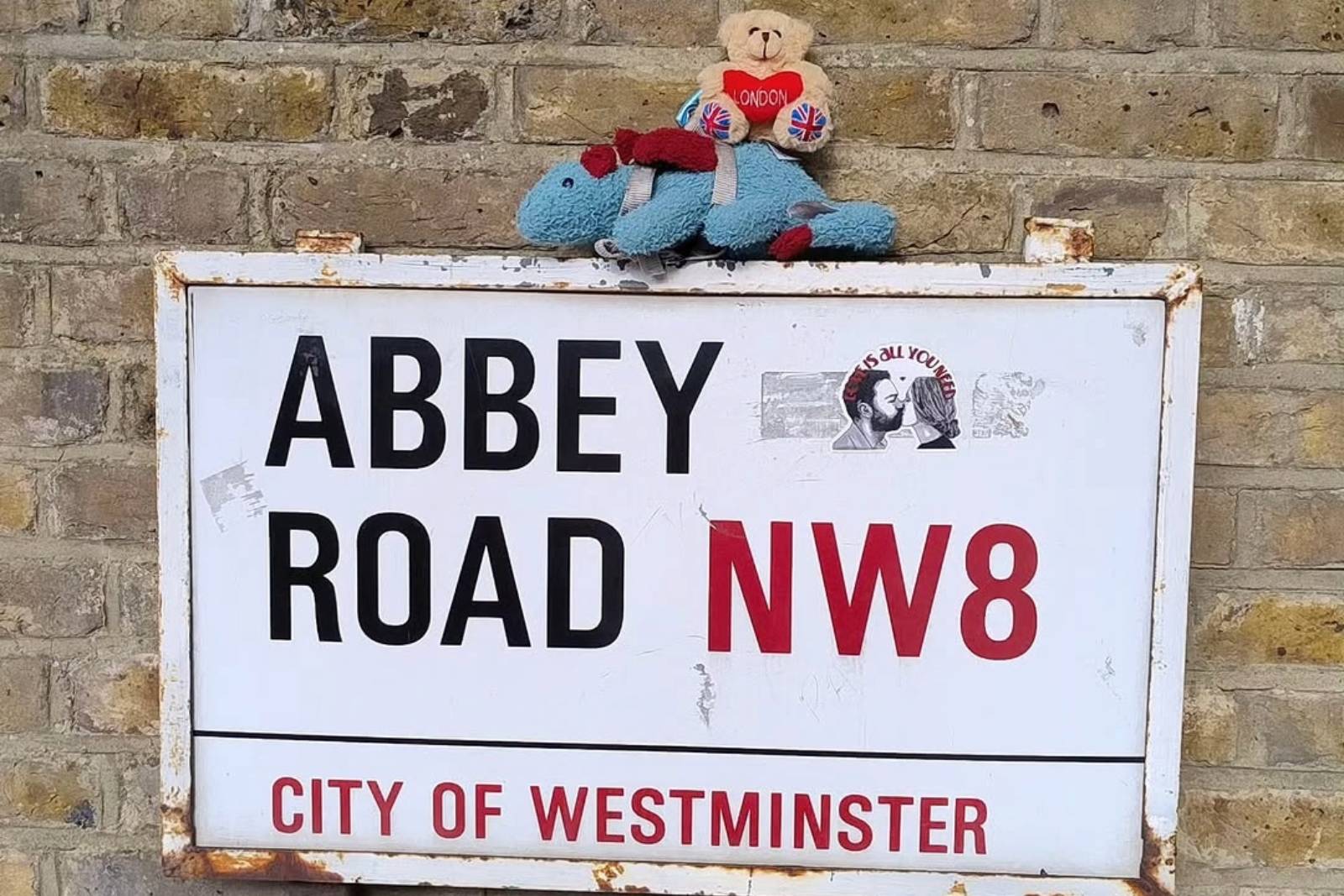 Arlo at Abbey Road Arlo at Abbey Road
