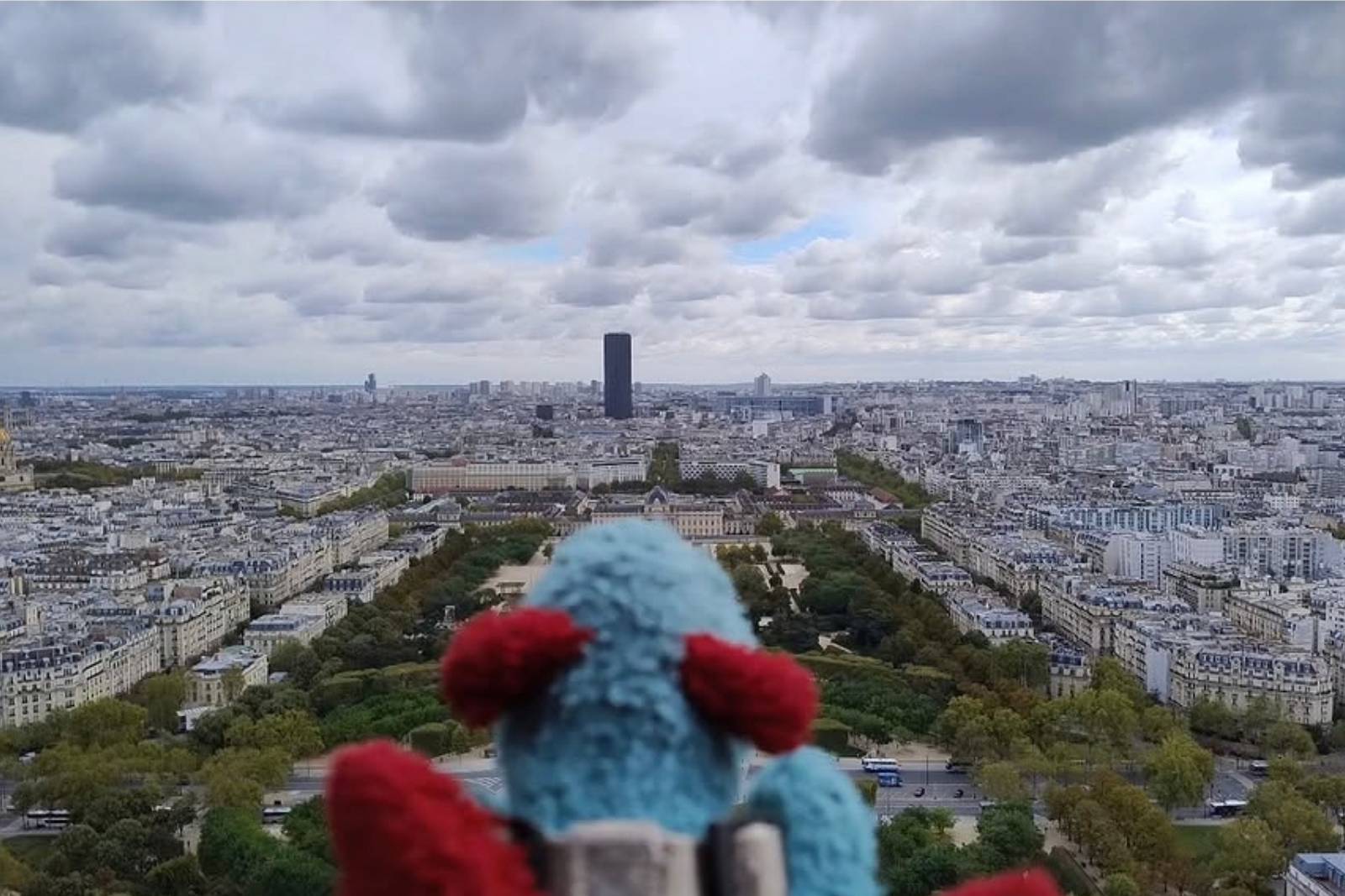 Arlo on the Eiffel Tower Arlo on the Eiffel Tower